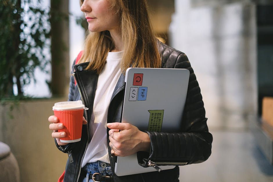 Verschlüsselte Datenübertragung visualisiert durch digitale Netzwerkknoten